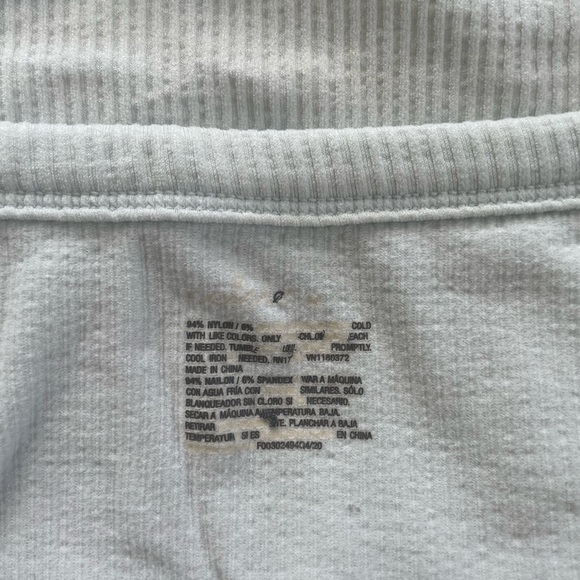 Off-white Ribbed Crop Top - Picture 3 of 3